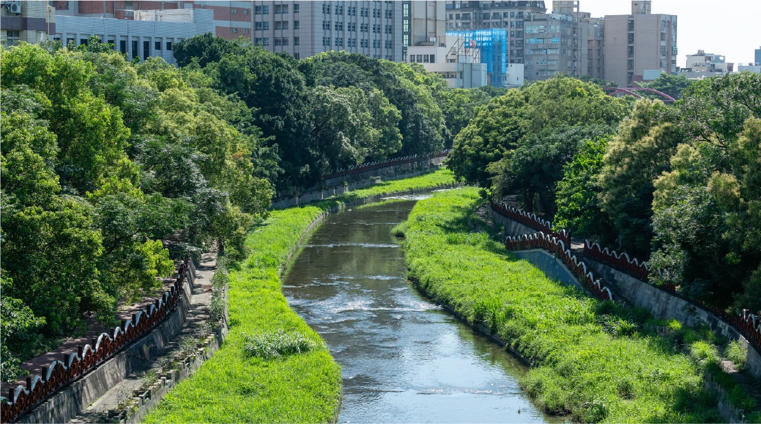 豆子埔溪水岸